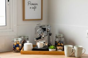 ☕ Como Criar um Espaço de Café em Casa: Charme e Funcionalidade na Cozinha