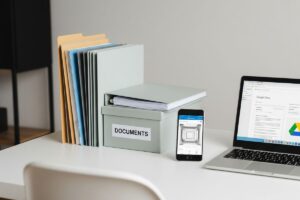 Organização de Documentos em Casa: Do Papel ao Digital com Segurança